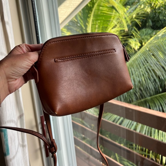 Universal Thread Brown Crossbody Bag - Picture 1 of 8